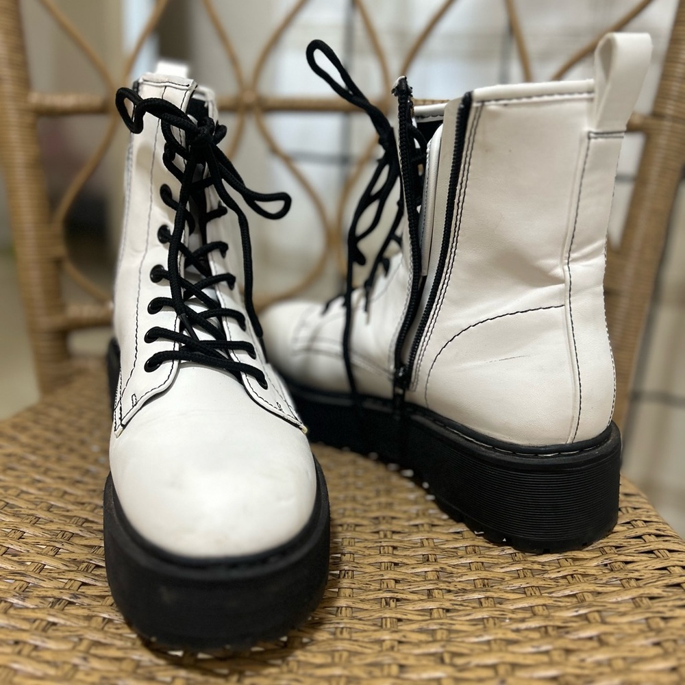 Platform boots size 9.5